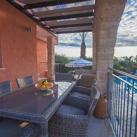 Villa Saraliana Sandy Beach Villas - Heated Pool - Jacuzzi - Private Beach Area Polis Room photo